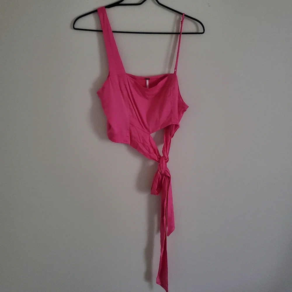 Free People Mila One Shoulder Side Tie Cropped Size Large, Pink NWOT - Picture 4 of 5